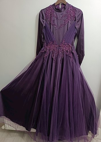 GAMZE ÖZKUL
Mor Uzun Kollu İşlemeli Kadın Abiye Elbise - Görsel 6