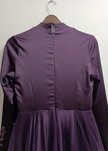 GAMZE ÖZKUL
Mor Uzun Kollu İşlemeli Kadın Abiye Elbise - Görsel 7