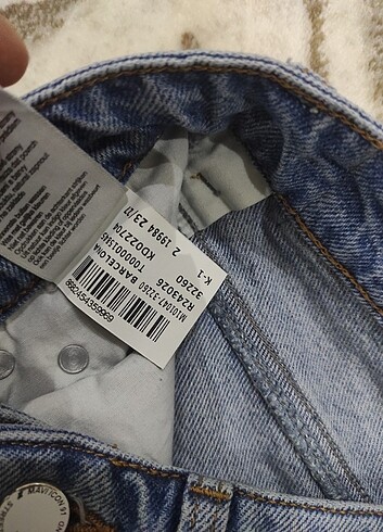 27 Beden mavi Renk Mavi jean