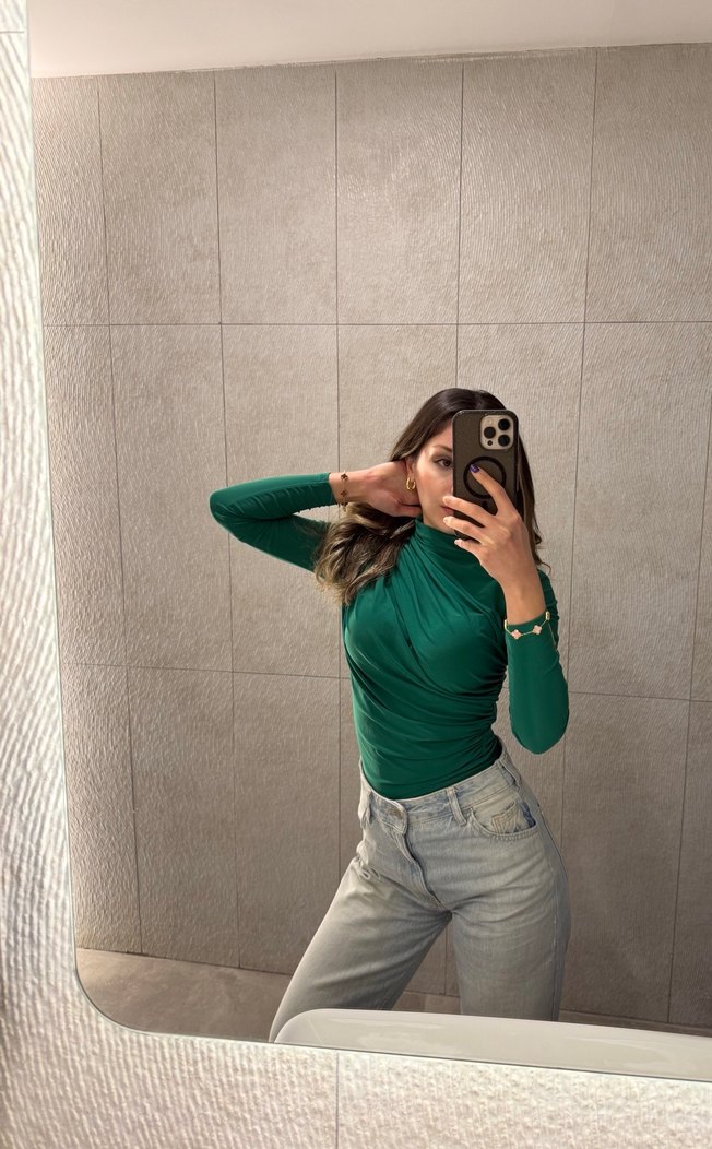 ETİKETLİ Kadın Zümrüt Yeşili Drapeli Kadın Bluz - Görsel 2