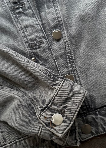 Zara Gri Zımba Detaylı Kadın Denim Ceket - Görsel 3