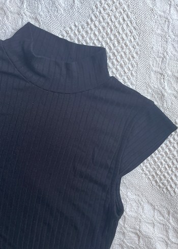 s Beden Collezione Siyah Yüksek Yakalı Kolsuz Örme Crop Top