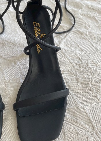 36 Beden Siyah Bağcıklı Topuklu Stiletto