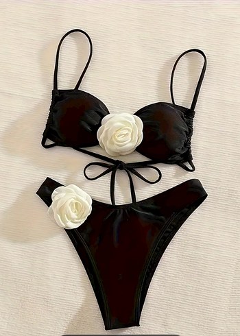 s Beden Çiçek Detaylı Siyah Bikini Takımı