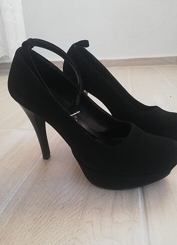 Siyah süet platform topuklu ayakkabı 