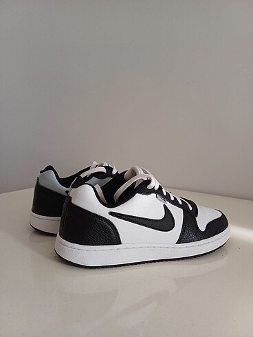 41 Beden siyah Renk Nike ebernon low prem orjinal