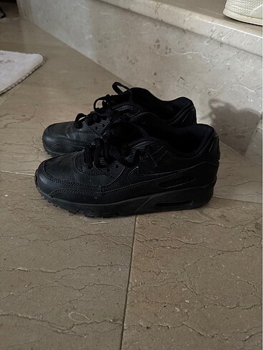 36,5 Beden Nike Air Max 90 siyah DERİ