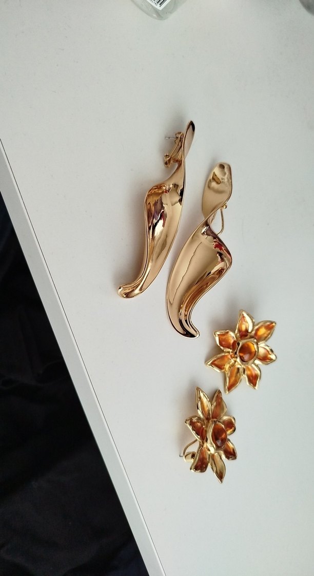 Altın Renk Uzun Vintage Küpeler - Görsel 2