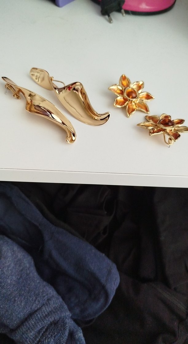 Altın Renk Uzun Vintage Küpeler - Görsel 3