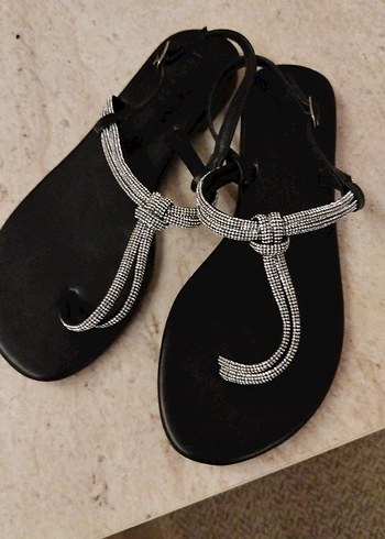 Siyah Yılan Desenli Topuklu Kadın Sandalet - Görsel 2