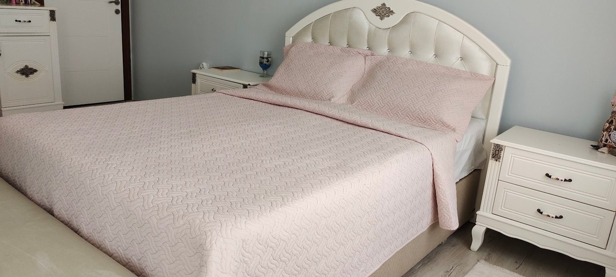 Pembe Pastel Düz Desen Yatak Örtüsü - Görsel 3