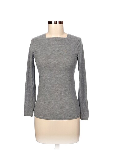 Diğer T-shirt %70 İndirimli.
