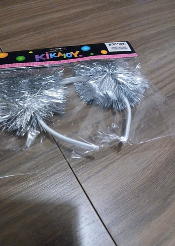 Gümüş Parlak Ponponlu Taç - Görsel 6