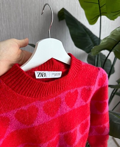 Zara kalp detay crop triko