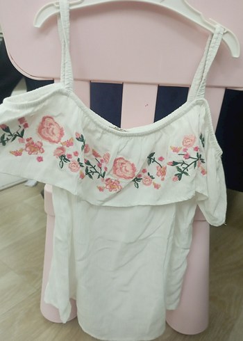 Nakışlı Beyaz Mini Askılı Bluz - Görsel 3