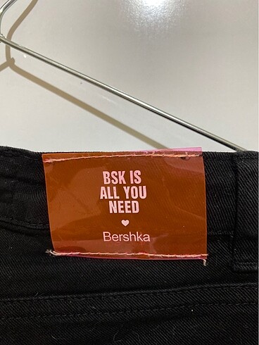 34 Beden Bershka siyah kot şort