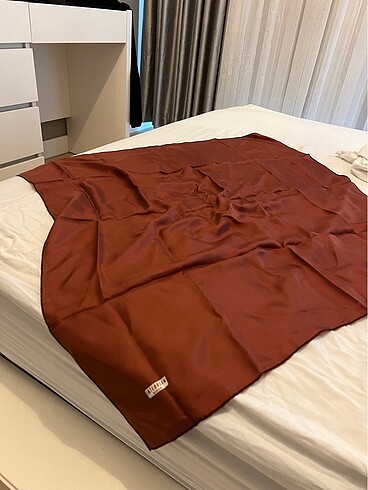 Sarar Sarar İnterview twill ipek eşarp