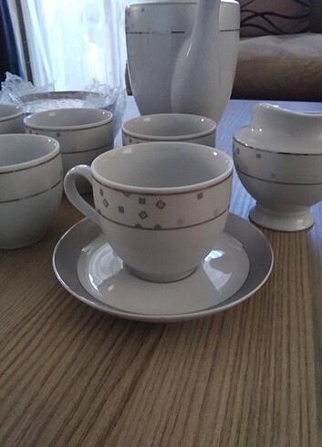 Hisar marka porselen çay takimi.Seceneklerde olmadığı icin Güral - Görsel 5