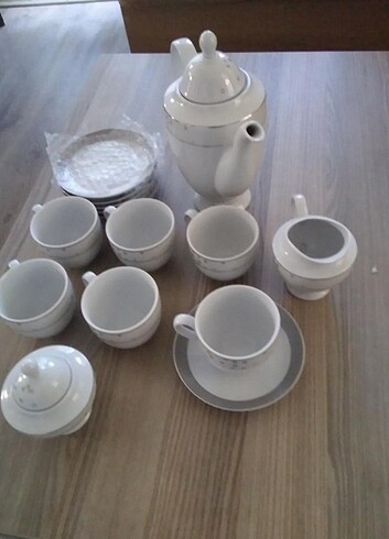 Hisar marka porselen çay takimi.Seceneklerde olmadığı icin Güral - Görsel 6