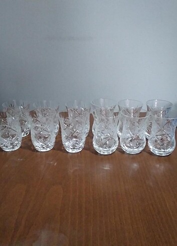 Paşabahçe Gumüş tepsi ve kristal cay bardağı
