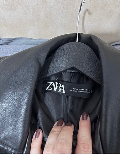 m Beden siyah Renk Zara Deri Ceket
