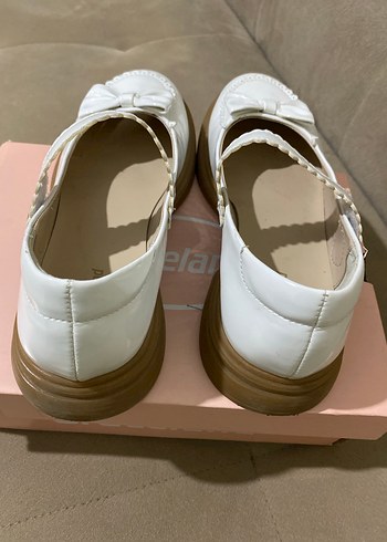 Kız Çocuk Beyaz Tokalı Babet Ayakkabı - Görsel 5