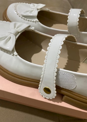 Kız Çocuk Beyaz Tokalı Babet Ayakkabı - Görsel 3