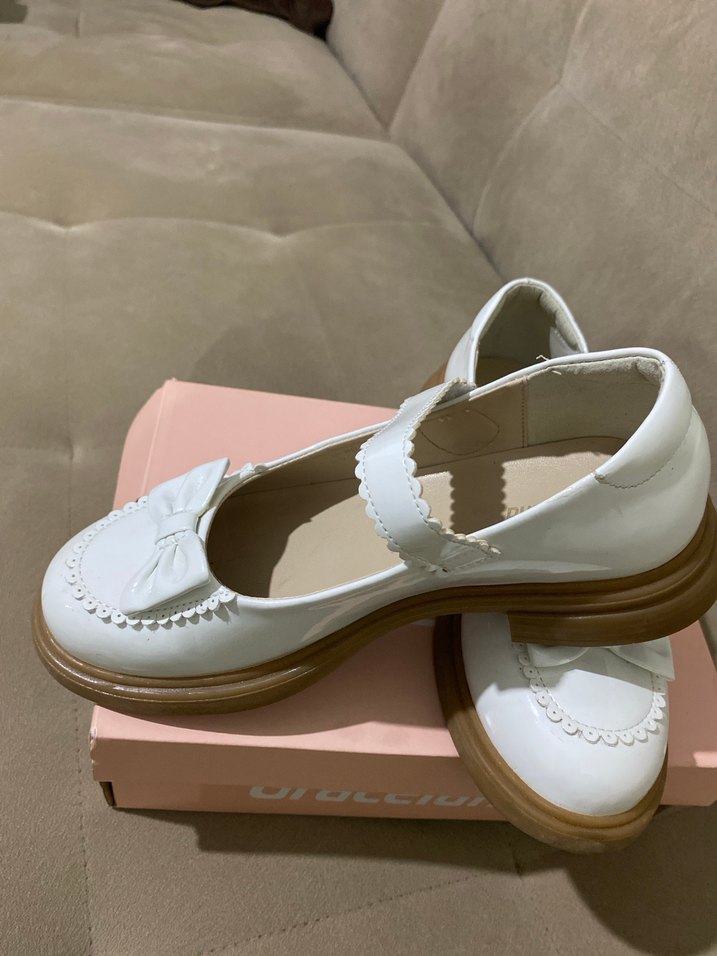 Kız Çocuk Beyaz Tokalı Babet Ayakkabı - Görsel 2