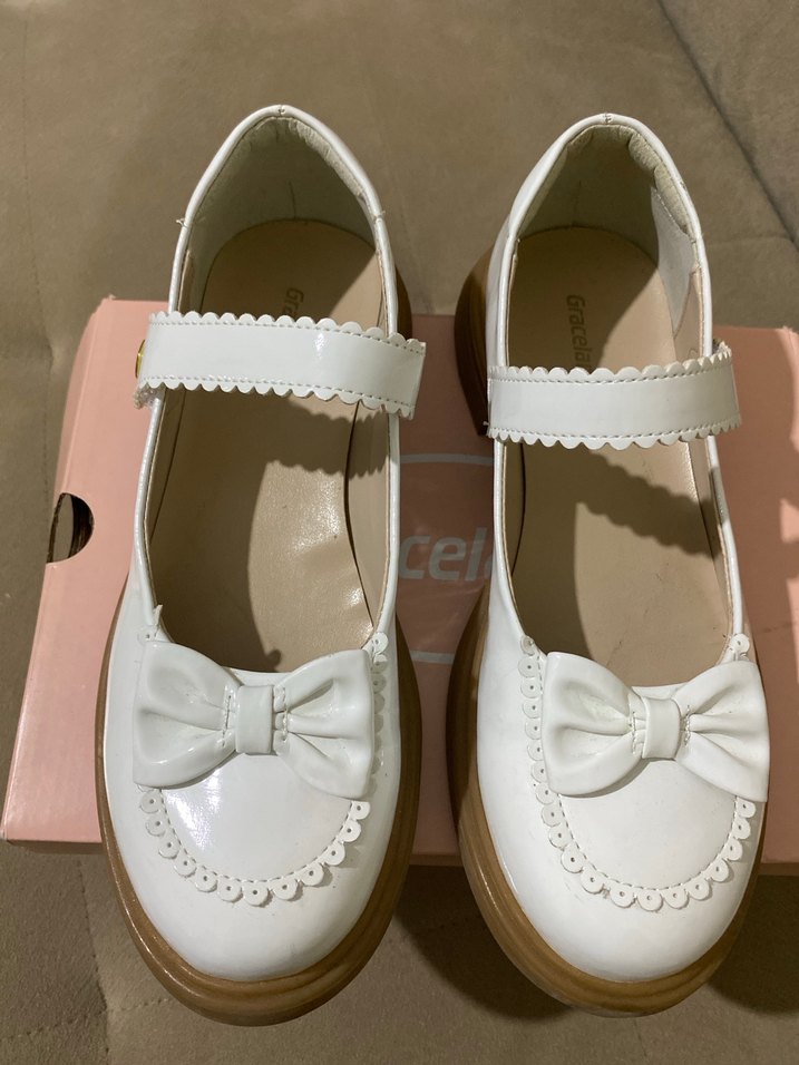 Kız Çocuk Beyaz Tokalı Babet Ayakkabı - Görsel 4