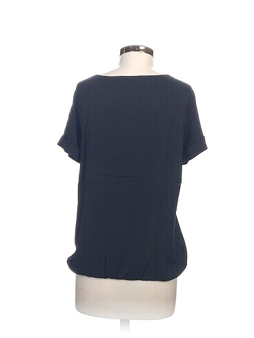 40 Beden Urban Outfitters Bluz %70 İndirimli.