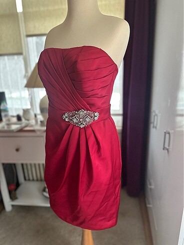 Oleg Cassini Kırmızı straples kısa elbise
