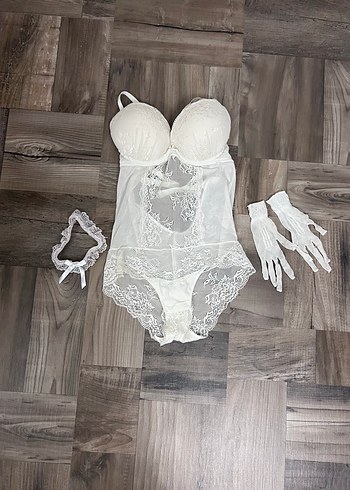 Dantel Detaylı bodysuit