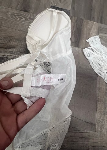 Suwen Dantel Detaylı bodysuit