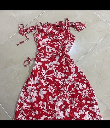 Çiçekli elbise