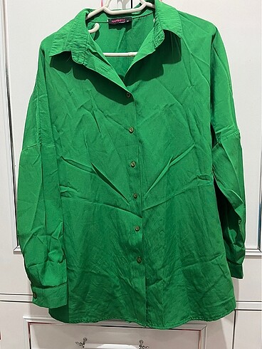 Yeşil gömlek