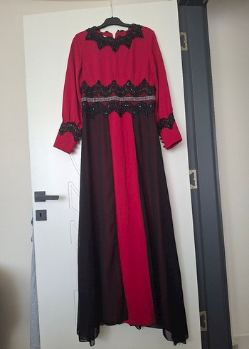 pembe Siyah İşlemeli Uzun Kollu Uzun düğün elbisesi