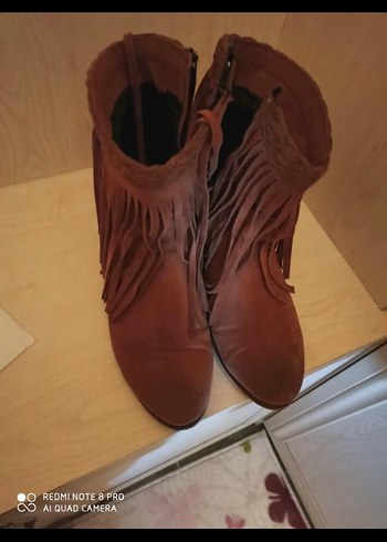 Bambi Püsküllü Kahverengi Süet Kadın Dolgu Topuk Bot - Görsel 2