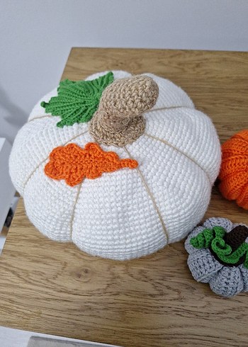 Beyaz, Gri ve Turuncu Örgü Kabak Dekorları - Görsel 2