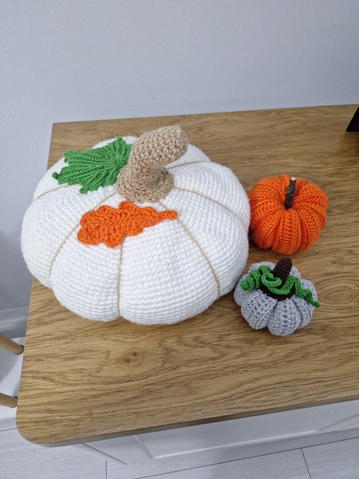 Beyaz, Gri ve Turuncu Örgü Kabak Dekorları - Görsel 5