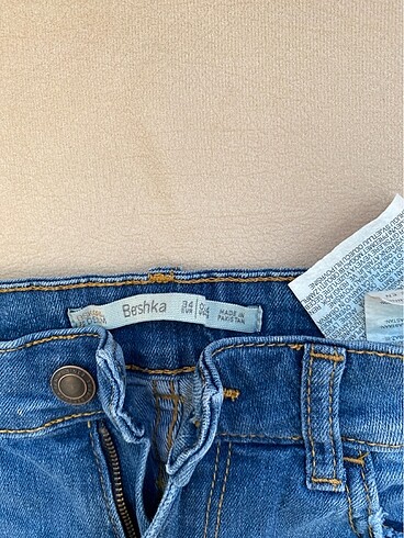 34 Beden Yüksek bel Sıfır bershka sort