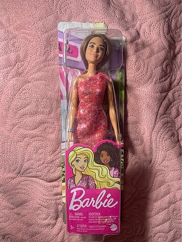 BARBIE GAMZELI KOLEKSIYON BEBEGI