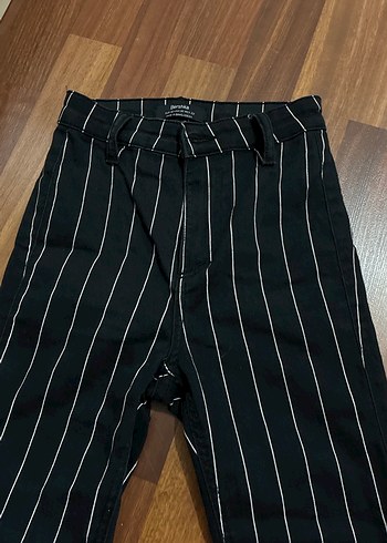 Bershka Kadın Siyah Çizgili Pantolon