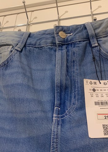 34 Beden mavi Renk Mavi Mega Baggy Bershka Jean