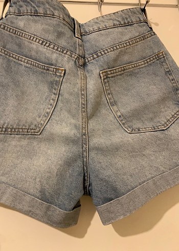 36 Beden Bol Kesim Kemerli Mini Kot Şort