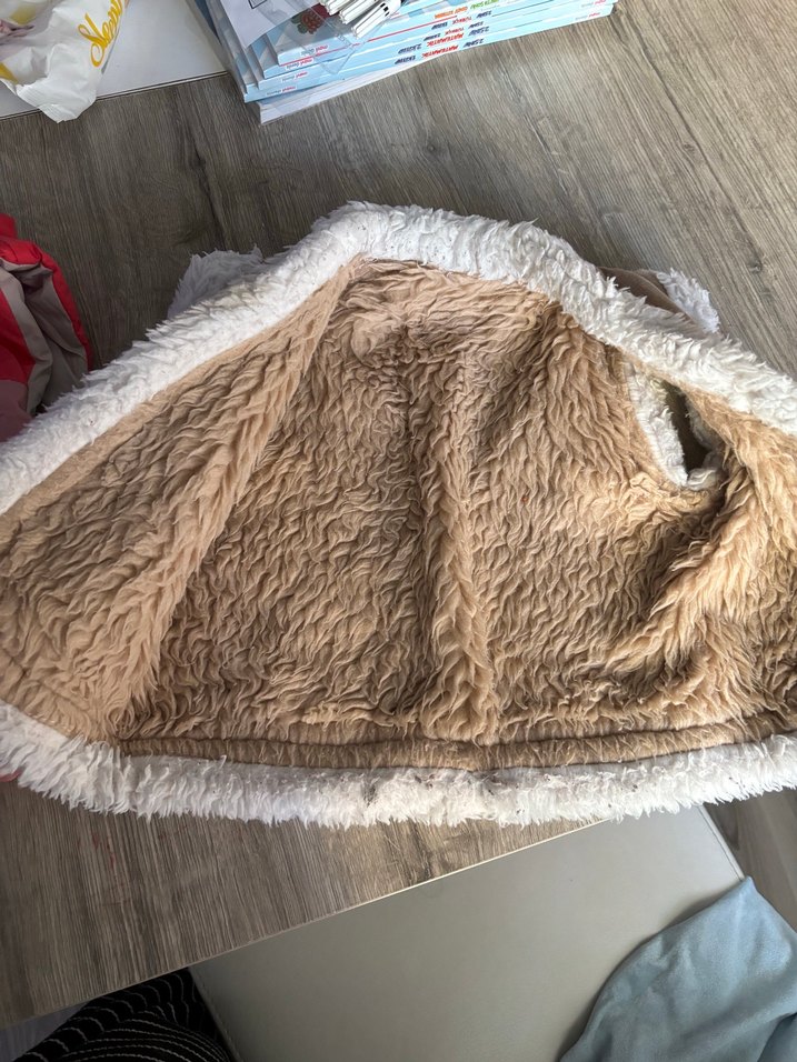 Kız Çocuk Kahverengi Kürklü Yelek - Görsel 4