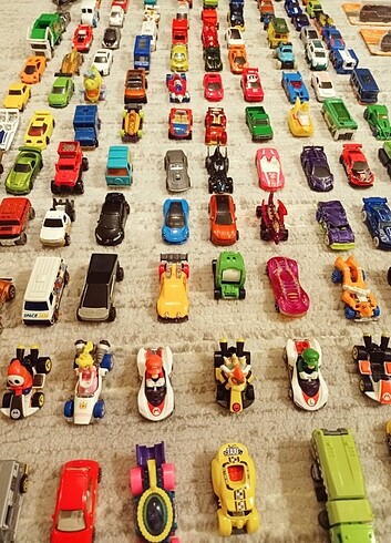  Beden Renk Hot wheels matchbox karışık