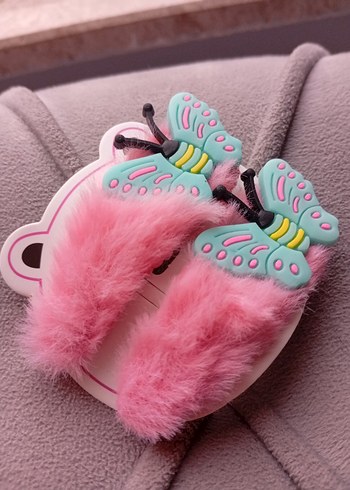 Renkli Tüylü Kelebekli Çocuk Toka - Görsel 3