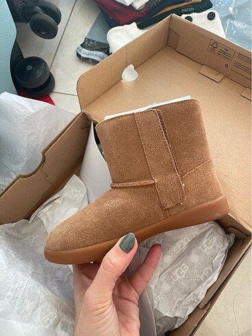 Ugg Ugg çocuk bot