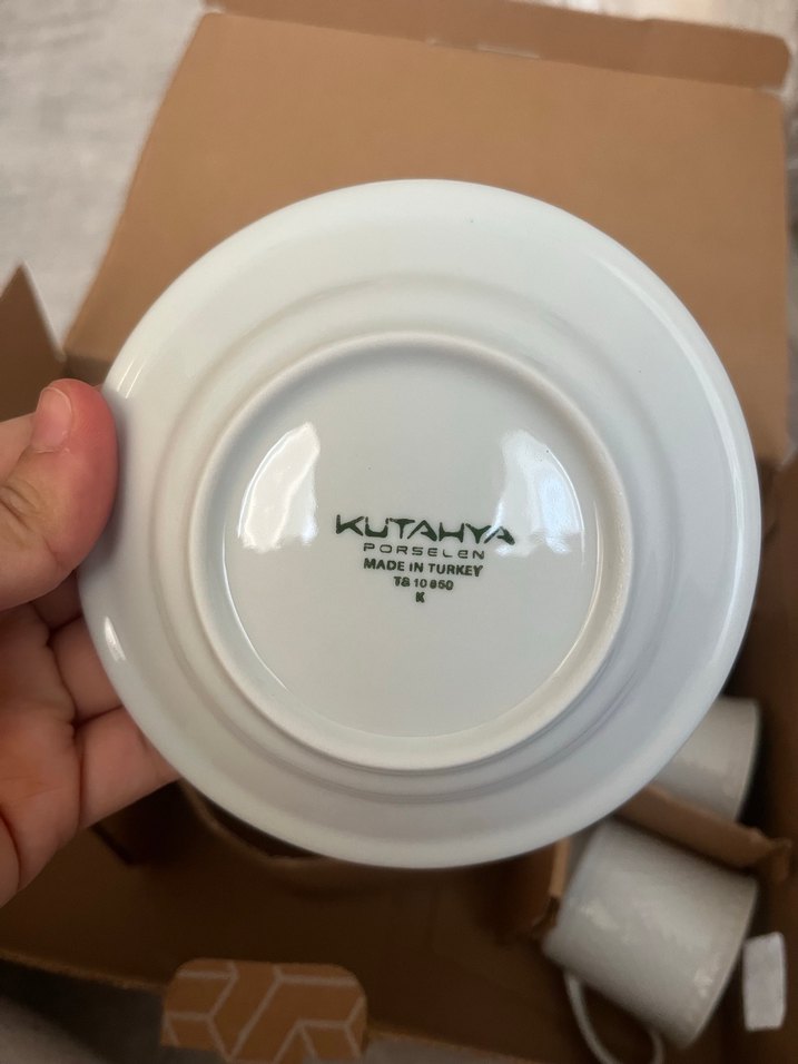 Beyaz ve gold İnce Desenli Porselen Fincan - Görsel 3