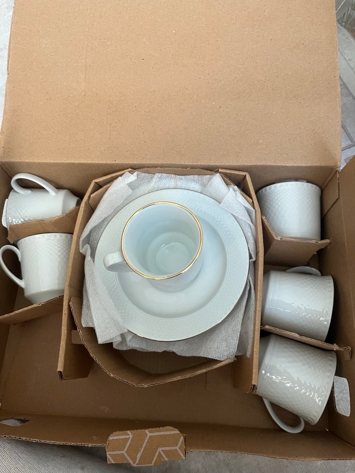 Beyaz ve gold İnce Desenli Porselen Fincan - Görsel 2